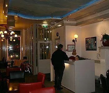 83 Amsterdam