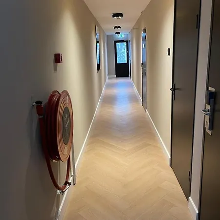 83 2* 암스테르담