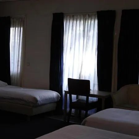 Hotel 83 2*