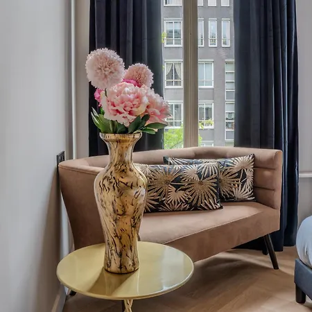 83 2* Amsterdam