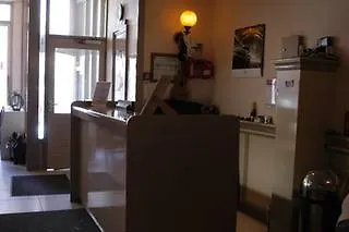 83 2* أمستردام