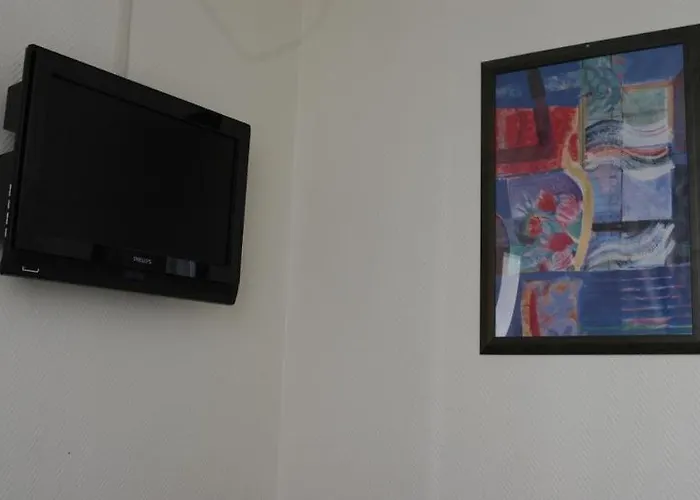 83 2* أمستردام