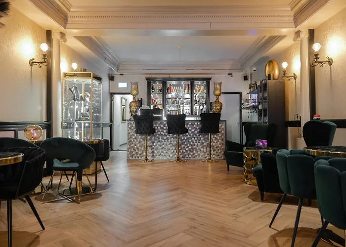 83 2* أمستردام