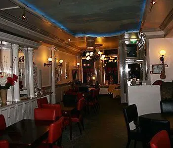Otel 83