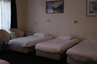Szálloda 83